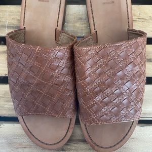 Frye Robin Woven Slide Cognac NWOT